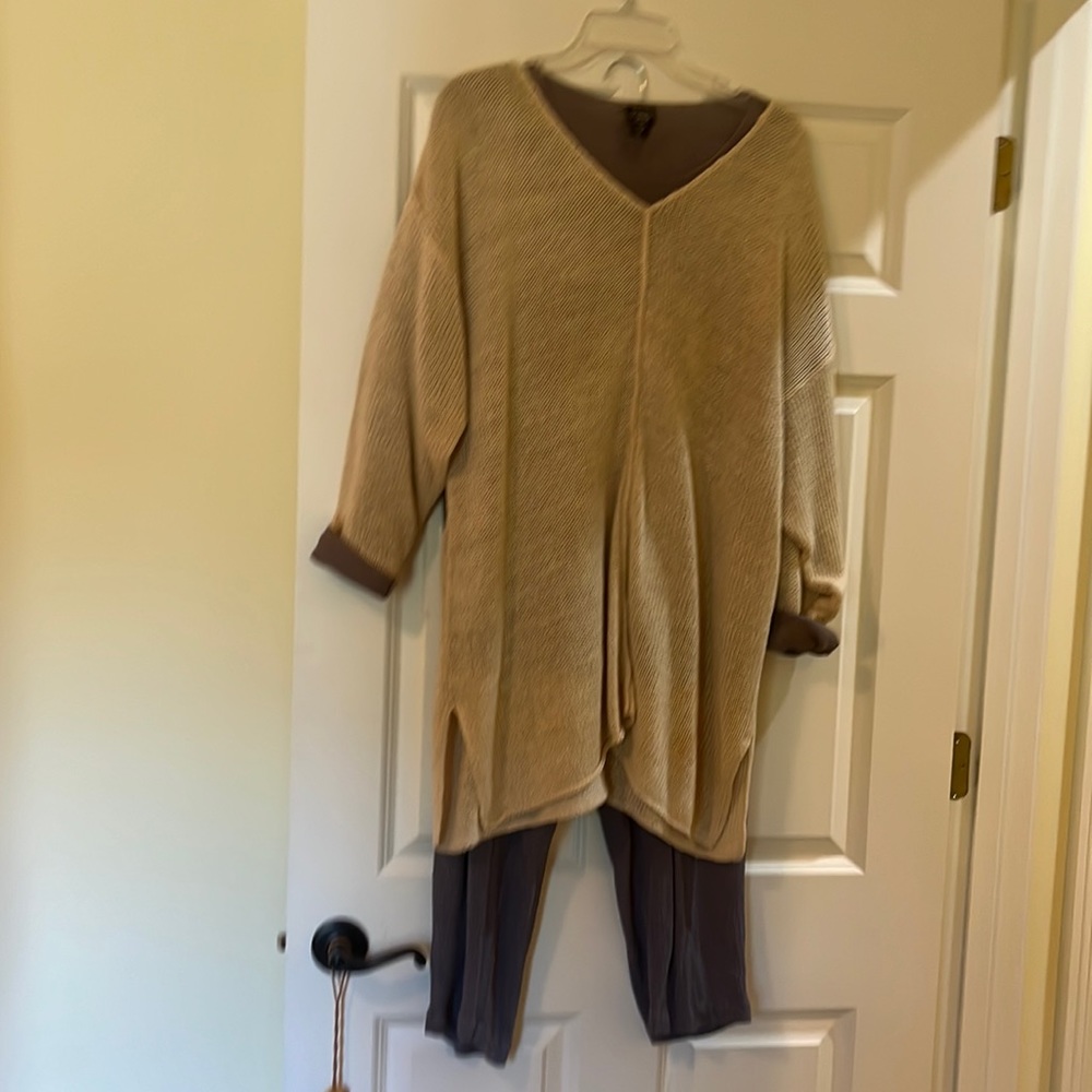 Eileen Fisher 3 piece casual year round wear